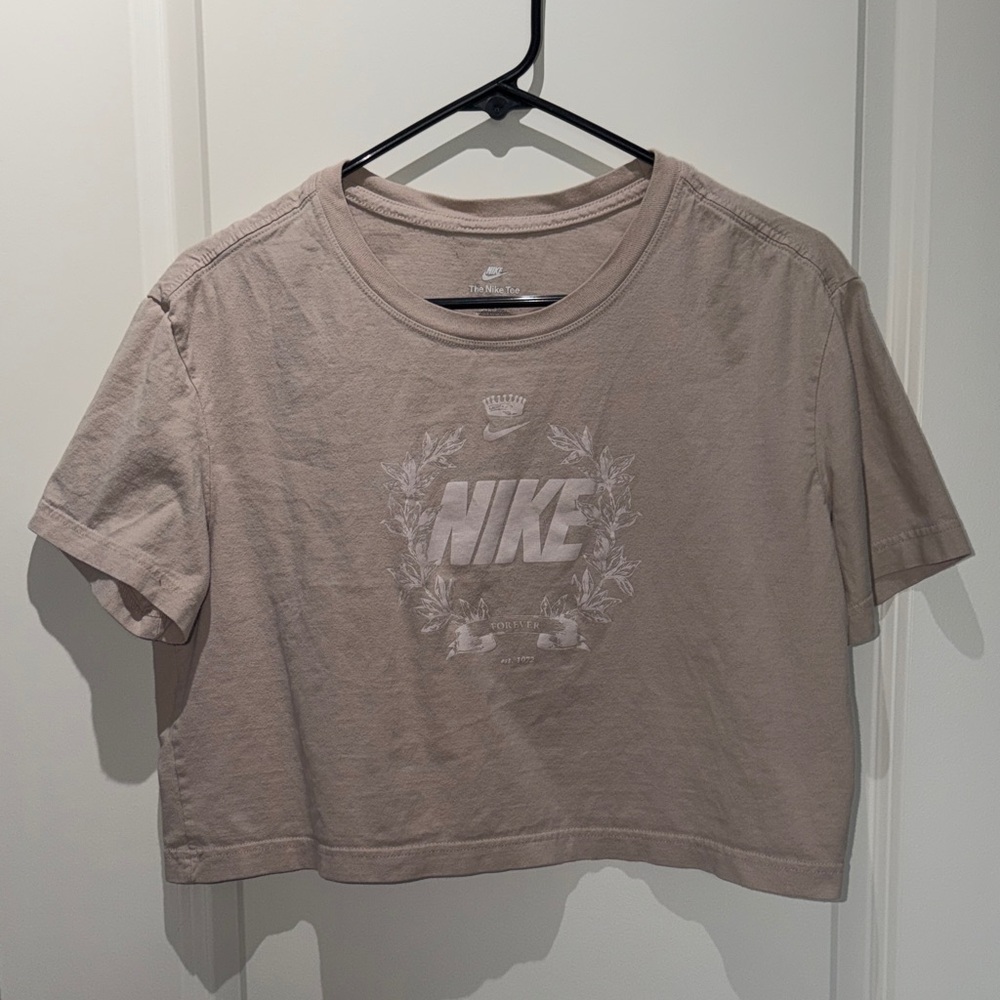 Nike Women's Beige Graphic Crop Top